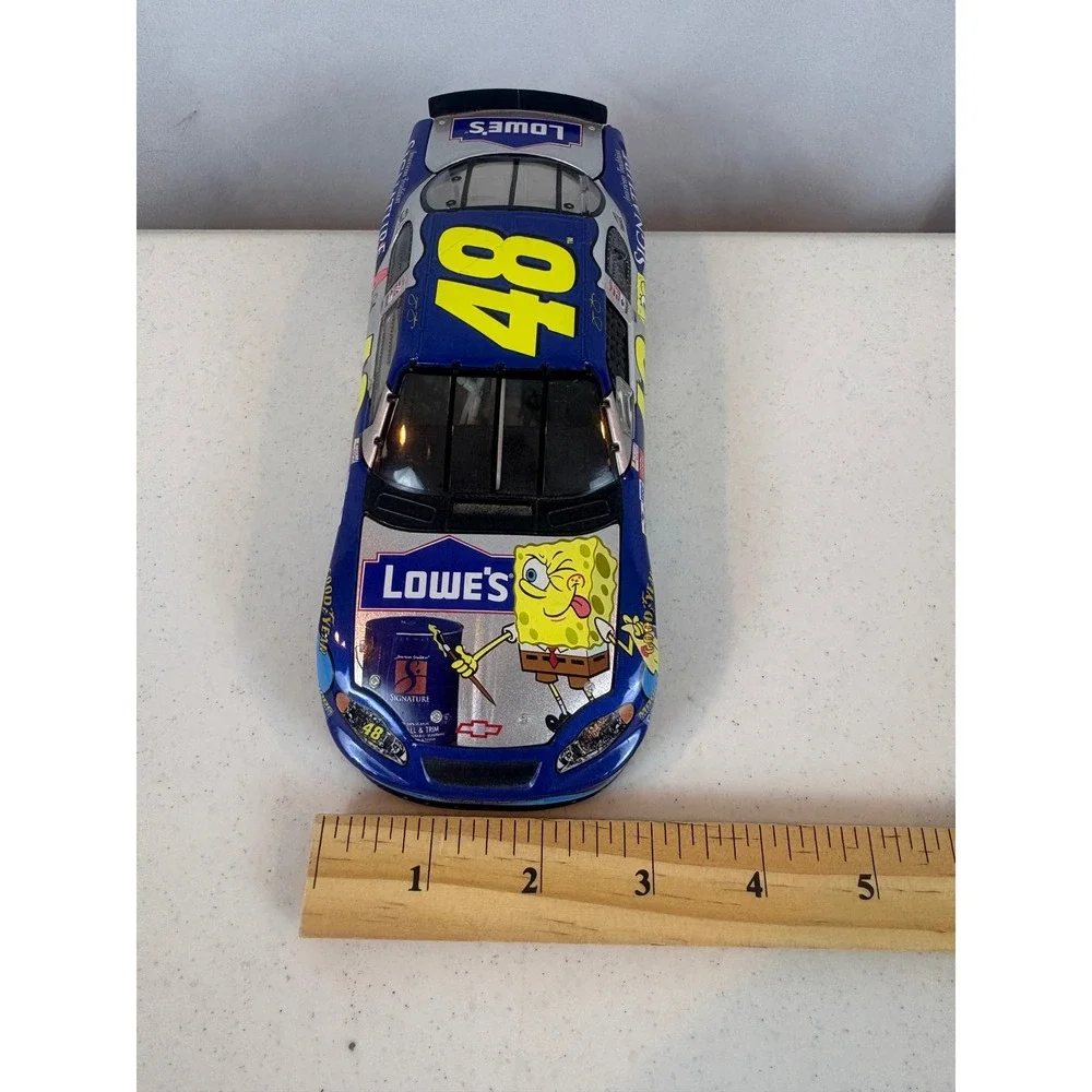 Jimmie Johnson 48 Lowe's SpongeBob 2004 Monte Carlo 1:24 Diecast Car